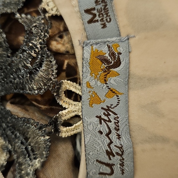 Vtg UNITY WORLD WEAR Beige and Black Ethnic Print Mesh Ruffle Tunic - Picture 8 of 10